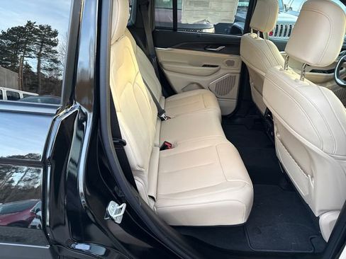 New 2025 Jeep Grand Cherokee Limited w/ Luxury Tech Group II AWD/4WD image 11