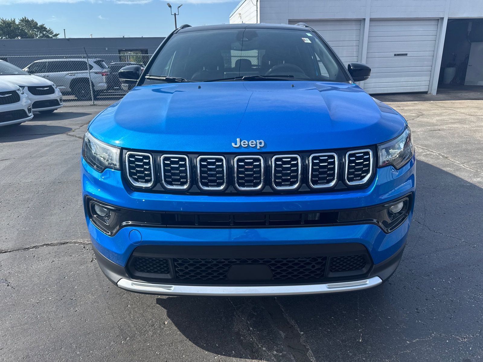 Used 2025 Jeep Compass Limited AWD/4WD image 2