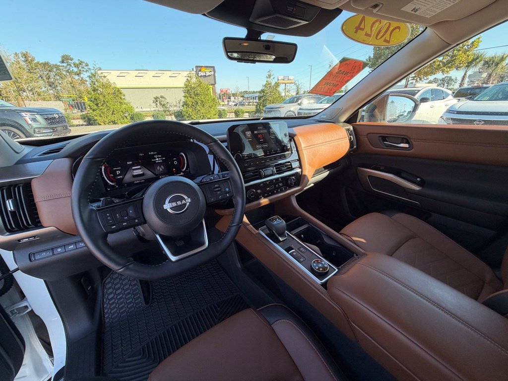 Used 2024 Nissan Pathfinder Platinum AWD/4WD image 20