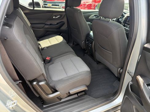 Used 2023 Chevrolet Traverse LT AWD/4WD image 18