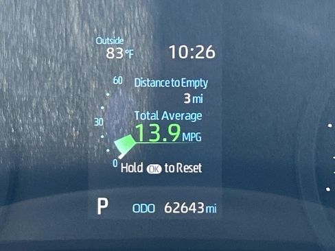 Used 2024 Toyota Sienna LE FWD image 33