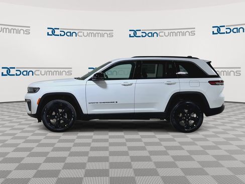 New 2026 Jeep Grand Cherokee Limited w/ Limited Altitude Package AWD/4WD image 5