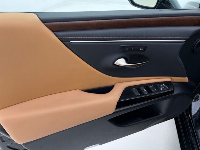 Used 2025 Lexus ES 350 w/ Premium Package FWD image 17