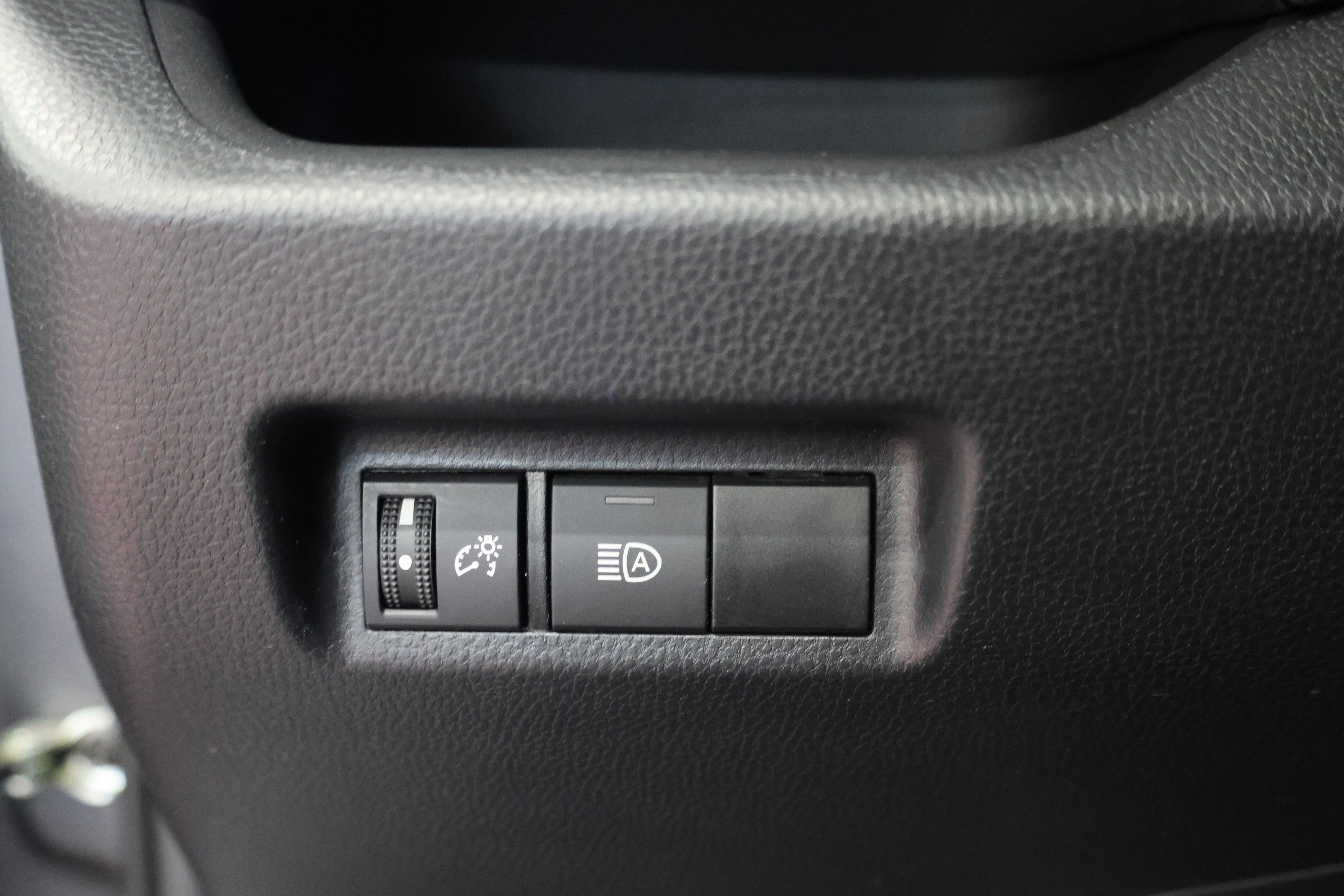 Used 2024 Toyota RAV4 XLE FWD image 34