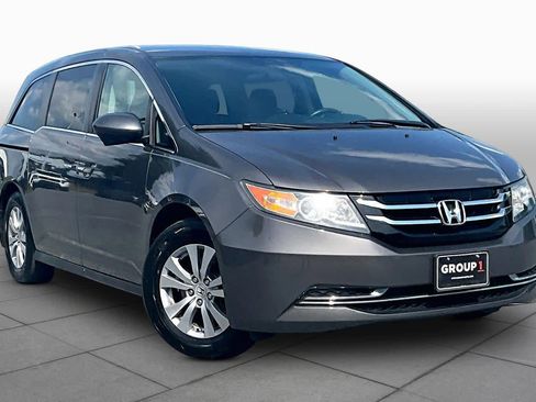 Used 2016 Honda Odyssey SE image 3