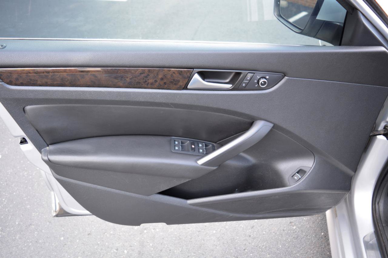 Used 2014 Volkswagen Passat TDI SEL Premium FWD image 9