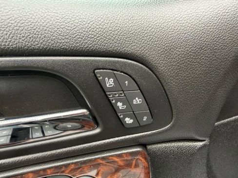 Used 2013 GMC Yukon XL Denali image 23