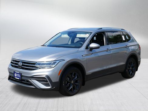 Certified 2024 Volkswagen Tiguan SE AWD/4WD image 3