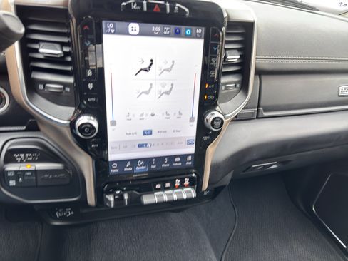 Used 2024 RAM 2500 Laramie w/ Safety Group AWD/4WD image 18