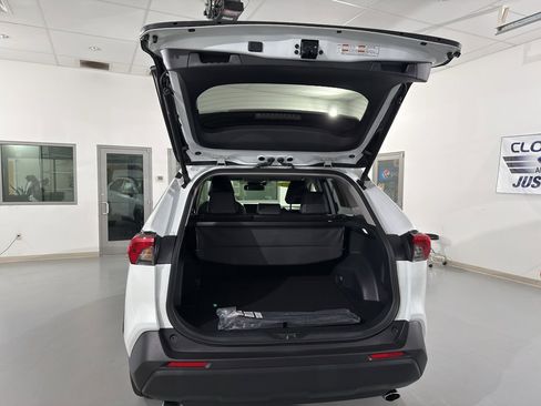 Used 2025 Toyota RAV4 XLE Premium image 10