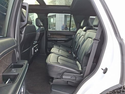 Used 2021 Ford Expedition Limited image 10