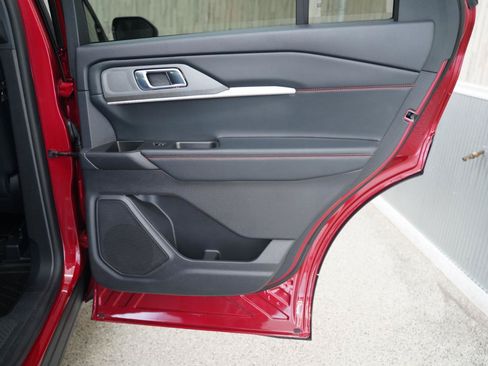 Used 2026 Ford Explorer ST-Line w/ ST-Line Street Pack RWD image 37