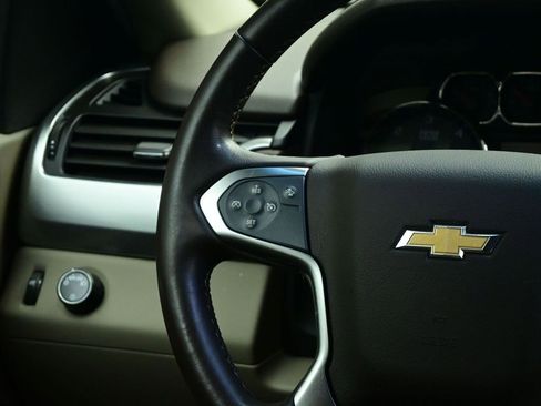 Used 2018 Chevrolet Suburban LT image 41