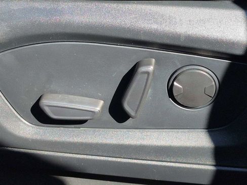 Used 2023 Ford Explorer XLT w/ Equipment Group 202A image 18