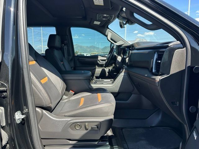 Used 2025 GMC Sierra 3500 AT4 w/ AT4 Premium Plus Package AWD/4WD image 32