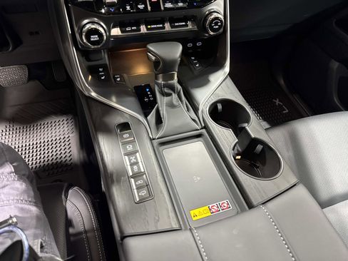 Certified 2025 Lexus LX 700h Luxury image 27