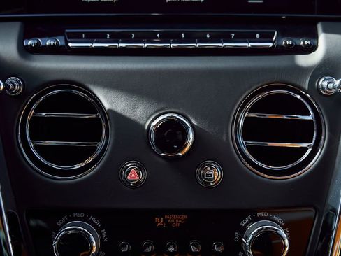 Used 2026 Rolls-Royce Cullinan AWD/4WD image 72