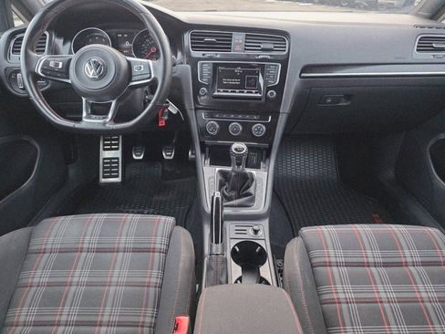 Used 2015 Volkswagen GTI SE image 21