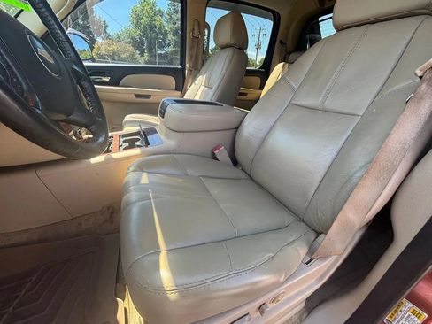 Used 2007 Chevrolet Avalanche LTZ w/ LTZ Preferred Equipment Group RWD image 17