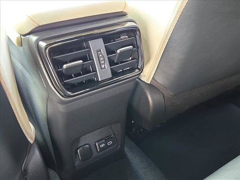 Used 2024 Lexus NX 250 FWD w/ Towing Package (2000 Lbs) image 17