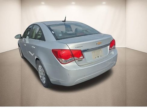Used 2011 Chevrolet Cruze LS w/ Connectivity Package image 7