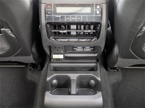 New 2025 Jeep Grand Cherokee L Altitude image 15