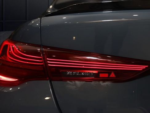 Used 2025 BMW M4 Coupe w/ Executive Package RWD image 29