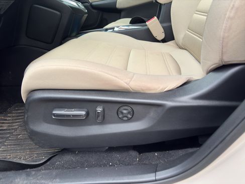 Used 2019 Honda CR-V EX image 10