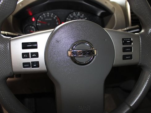 Used 2015 Nissan Frontier SV RWD image 17