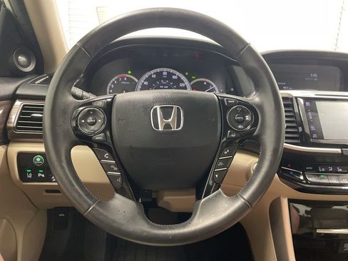 Used 2016 Honda Accord Touring image 21