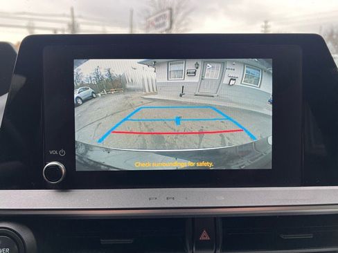 Used 2024 Toyota Prius LE image 19