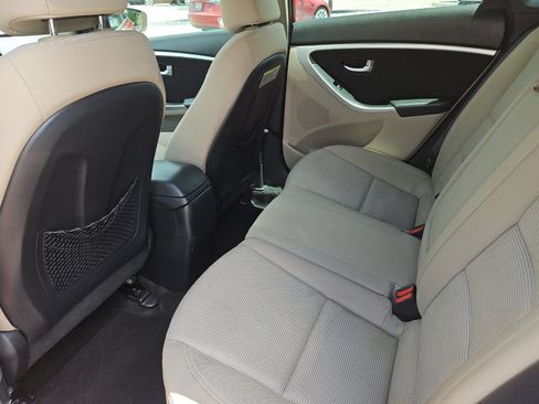 Used 2015 Hyundai Elantra GT FWD image 11
