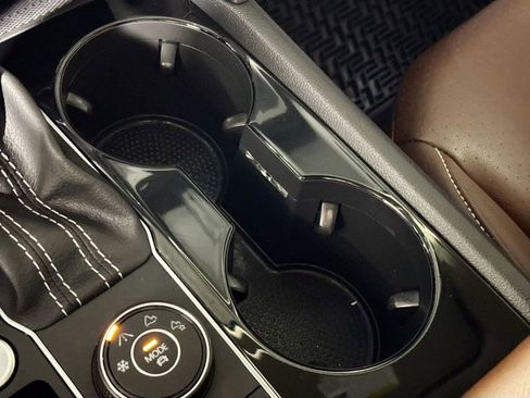 Certified 2022 Volkswagen Atlas SEL R-Line image 16