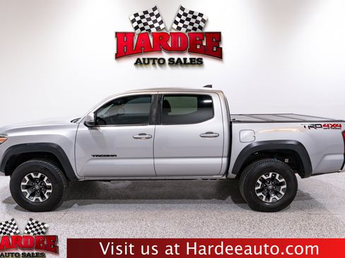 Used 2019 Toyota Tacoma TRD Off-Road image 1
