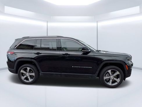 Used 2022 Jeep Grand Cherokee Limited 4xe w/ Luxury Tech Group II AWD/4WD image 2