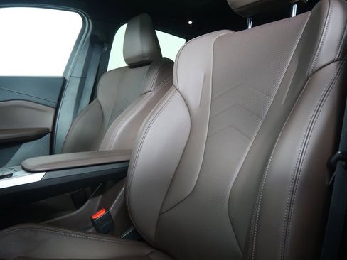 Certified 2025 BMW X2 xDrive28i image 11