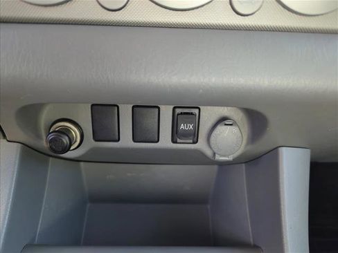 Used 2011 Toyota Tacoma 4x4 Access Cab V6 w/ TRD Sport Pkg image 18