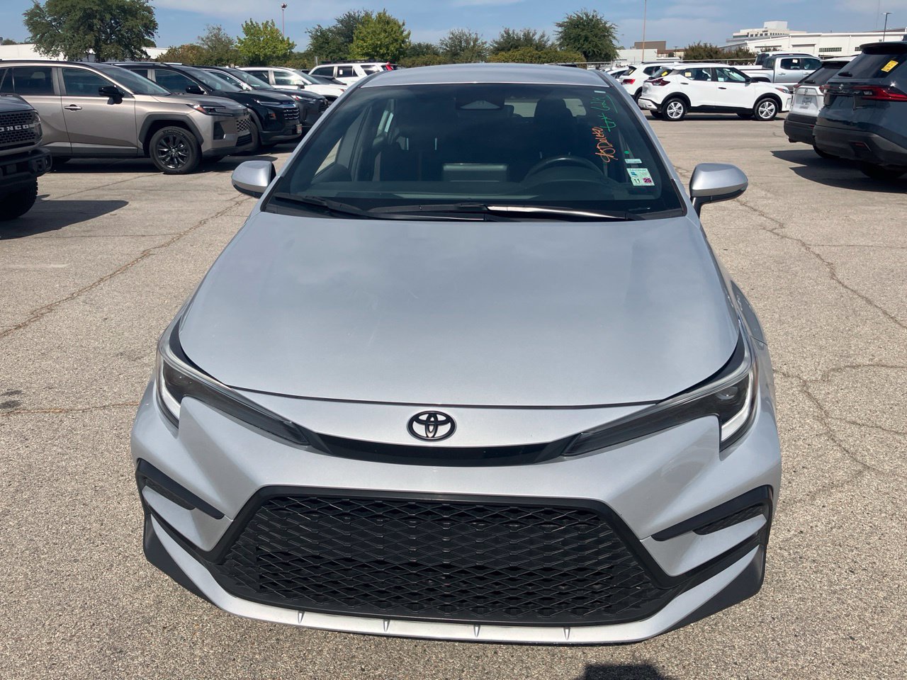 Used 2024 Toyota Corolla SE FWD image 2