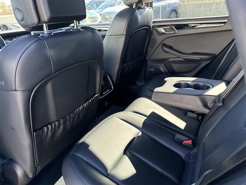 Used 2024 Porsche Macan S image 11