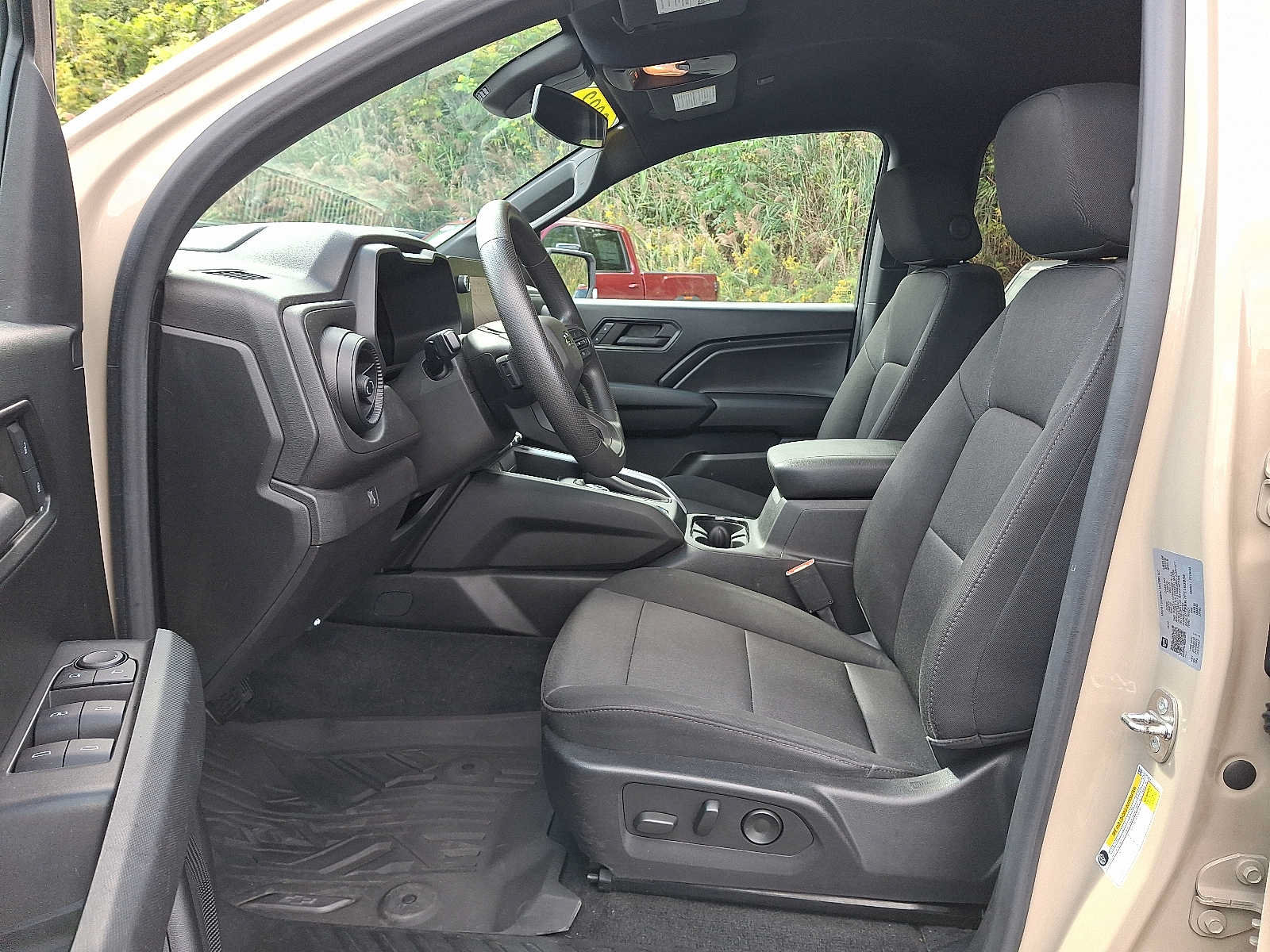 Used 2023 Chevrolet Colorado Trail Boss AWD/4WD image 14