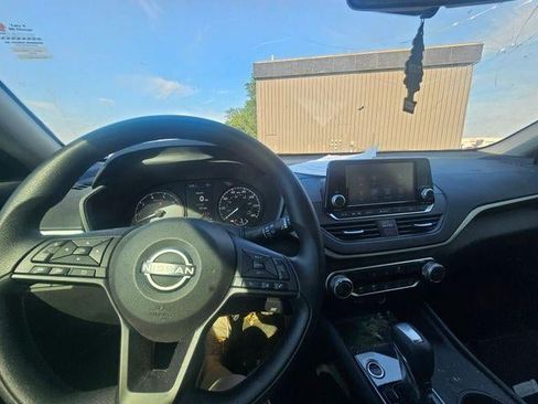 Used 2024 Nissan Altima 2.5 S FWD image 36
