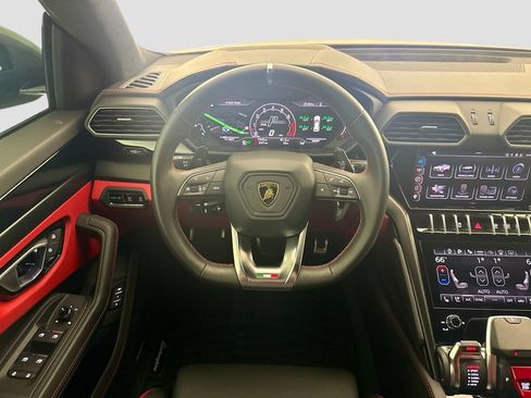 Used 2024 Lamborghini Urus S AWD/4WD image 23