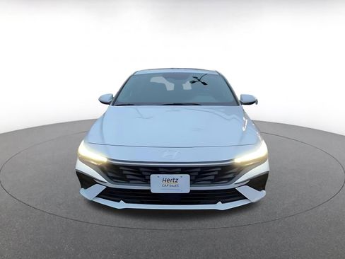 Used 2025 Hyundai Elantra SEL image 4