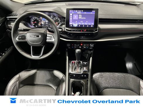 Used 2025 Jeep Compass Trailhawk AWD/4WD image 25