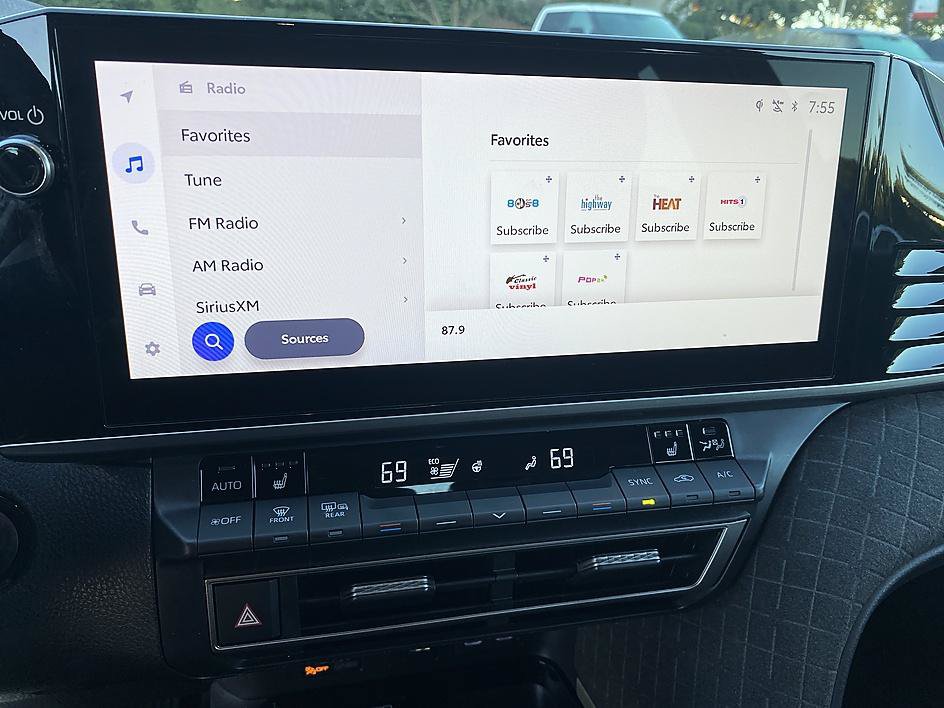 Certified 2025 Toyota Camry XLE FWD image 20