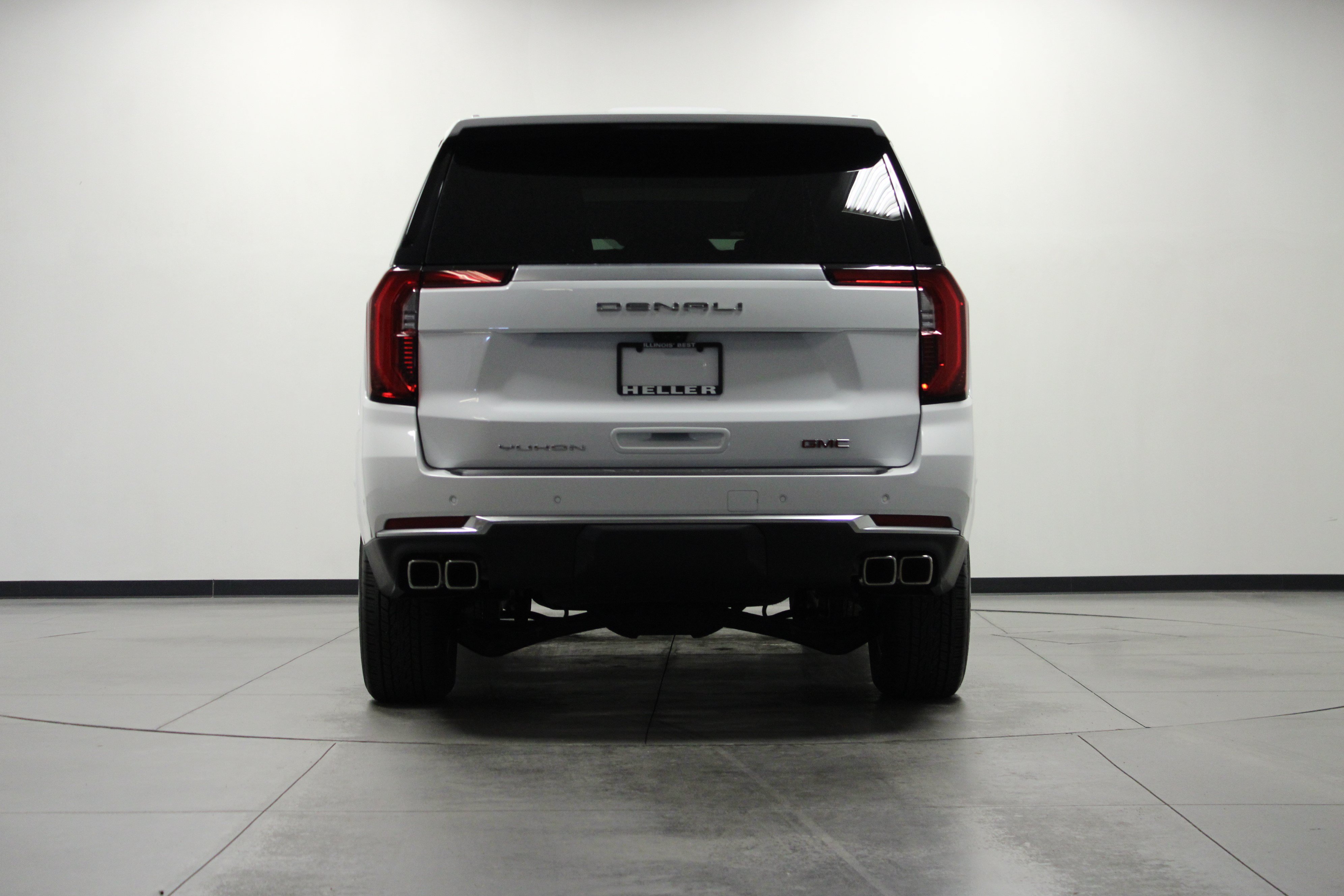 Used 2026 GMC Yukon XL Denali w/ Advanced Technology Package AWD/4WD image 5