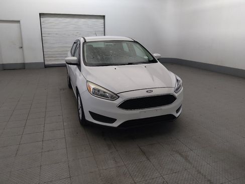 Used 2017 Ford Focus SE w/ Cold Weather Package FWD image 14