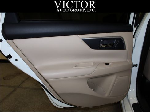 Used 2018 Nissan Altima 3.5 SL image 30