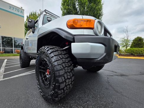 Used 2007 Toyota FJ Cruiser 4WD image 9