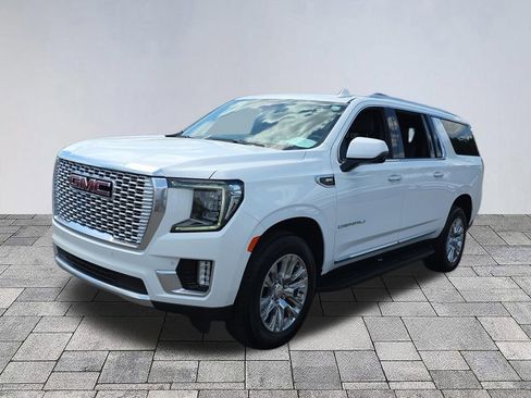 Used 2023 GMC Yukon XL Denali RWD image 3